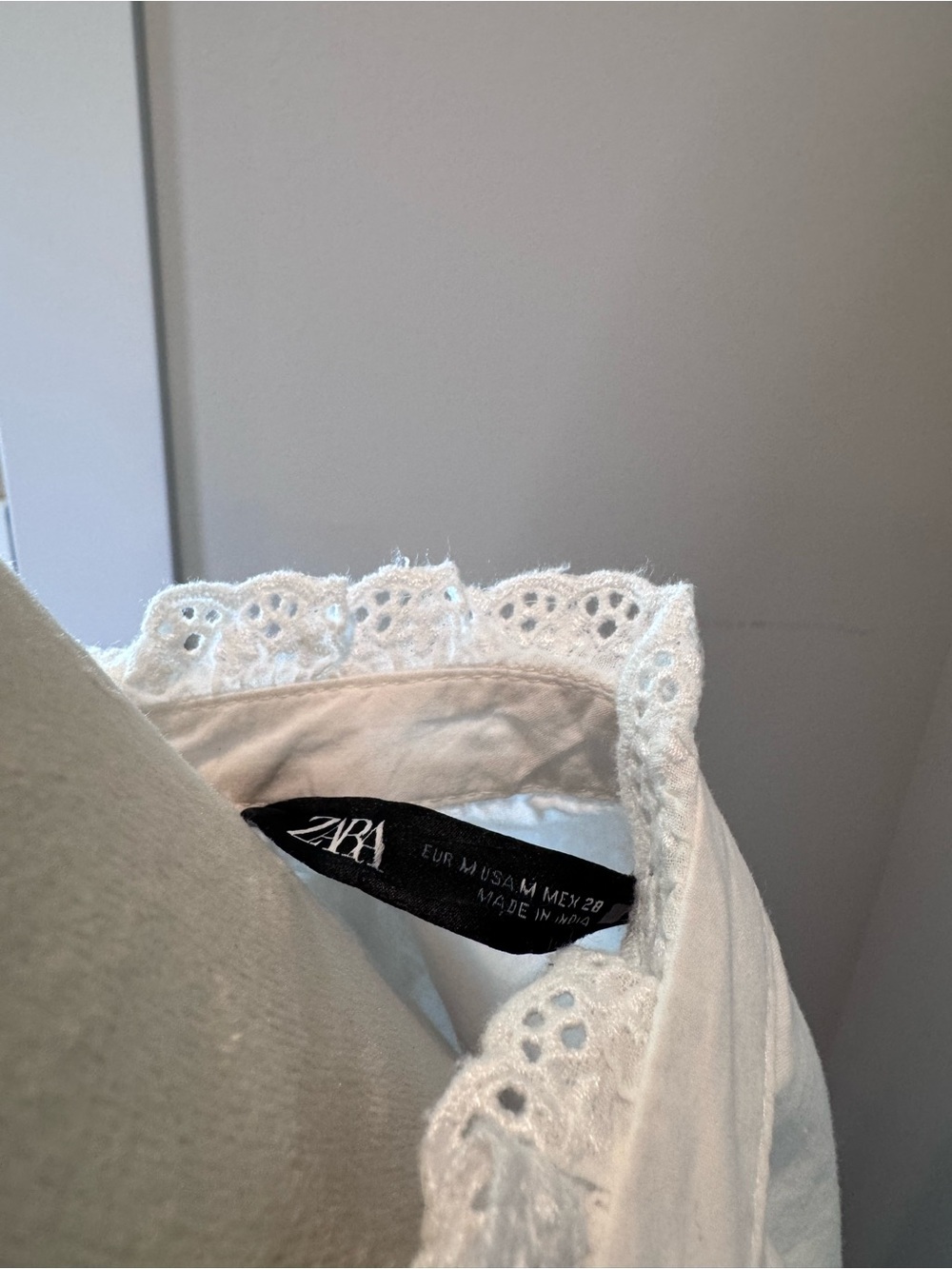 Zara Lace Ruffle Victorian-Style White Button-Up Blouse - Picture 4 of 4